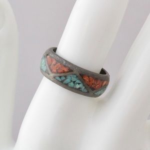 Vintage Southwestern Crushed Turquoise & Coral Chip Inlay Size 7.5 Band Unisex